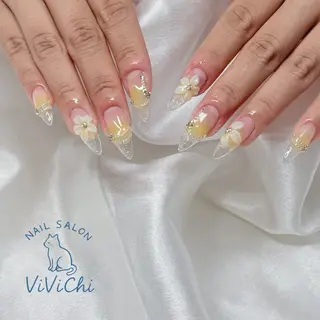 ネイル ViViChi 梨帆のネイルデザイン
