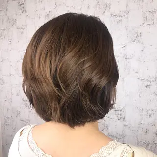 ショート カラー 小顔レイヤー/ ベージュ🤍Rieのヘアスタイル