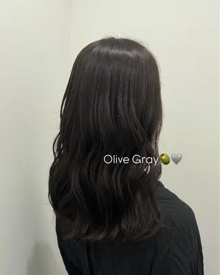 ロング カラー 尾崎 ひなののヘアスタイル