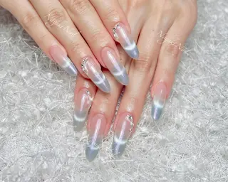 ネイル 🦋 Queenieのネイルデザイン