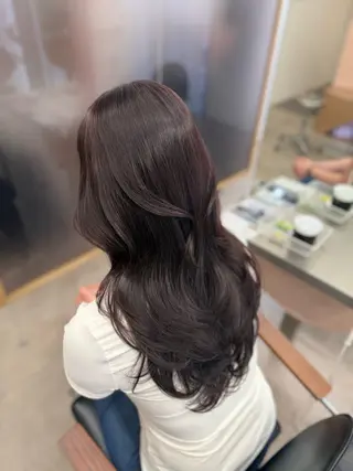 ロング akira𝜗𝜚 ꙳.*‬透明感カラーのヘアスタイル
