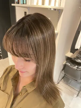 ミディアム カラー ブリーチ👩🦳/ ✂︎MANAMIのヘアスタイル