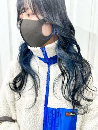 ロング カラー kai .のヘアスタイル