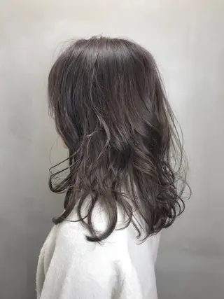 セミロング カラー 【透明感、艶髪】西村 有司のヘアスタイル