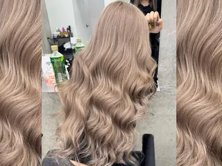 ロング 齋藤 梨乃のヘアスタイル