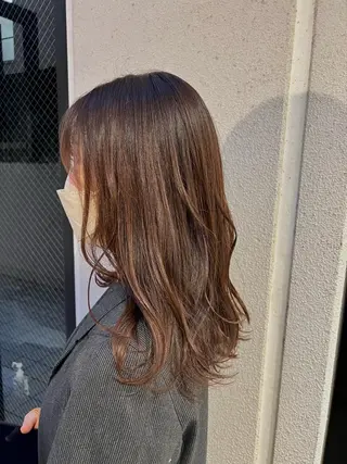 ミディアム カラー 松坂 真衣のヘアスタイル