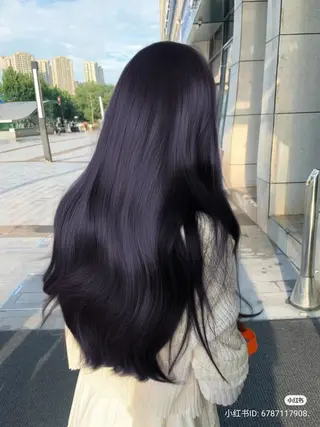ロング カラー ラベンダー💜 グレージュ🩶のヘアスタイル