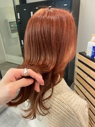 ミディアム カラー ウルフカット レイヤーカット上柿のヘアスタイル