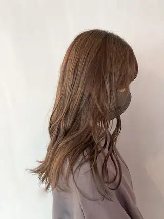 ロング カラー TAI透明カラー 柔らかい縮毛矯正のヘアスタイル