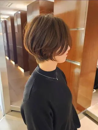 ショート 中高下 由真のヘアスタイル