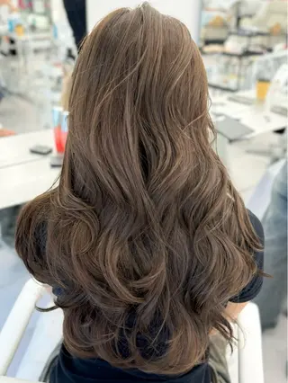ロング カラー 顔まわりの神様✨ 透明感カラー藤嶋秀幸のヘアスタイル
