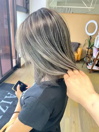 ショート カラー ブリーチカラー🫧 森　凪沙のヘアスタイル