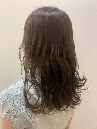 セミロング 川上 美咲のヘアスタイル