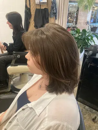 ミディアム 鍋島 くるみのヘアスタイル