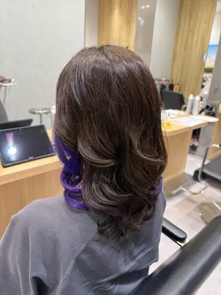 ミディアム カラー 長谷川 紗羅のヘアスタイル