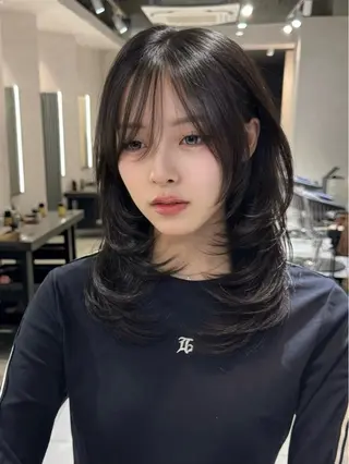 ミディアム カラー 韓国ハイレイヤー ハッシュカット特化のヘアスタイル