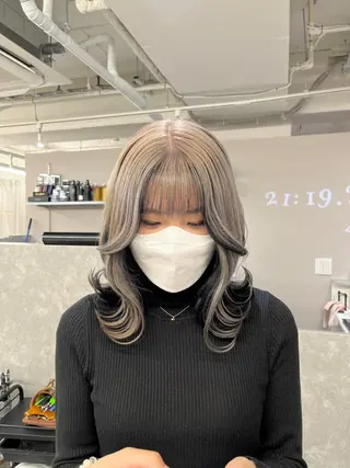 セミロング カラー グレージュ/透け感 カラー/透明感カラーのヘアスタイル
