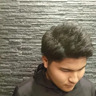 ミディアム BroTokyo マルのヘアスタイル