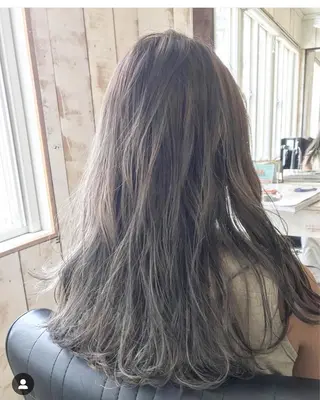 ロング カラー 鷺谷 玲奈のヘアスタイル