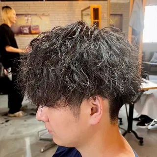 ショート パーマ メンズ シャドウ特化 小形のヘアスタイル