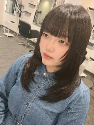 ロング LEE HANAのヘアスタイル