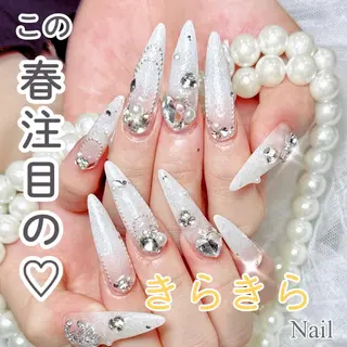 ネイル Queenie 🦋のネイルデザイン