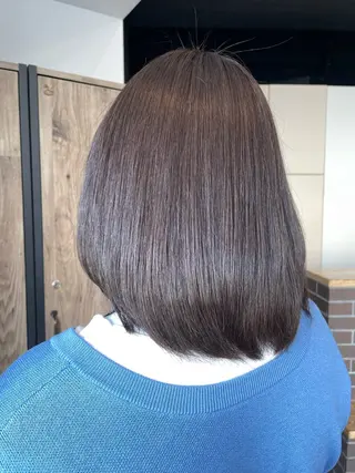 ミディアム カラー 新岡 萌乃のヘアスタイル