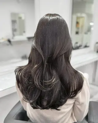 カラー 夏の透明感🤍トレ ンドレイヤー🤍銀座のヘアスタイル