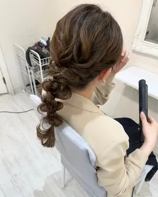 ミディアム 井上 紗彩のヘアスタイル