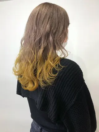 カラー white.梅田 デザインカラー🦄のヘアスタイル