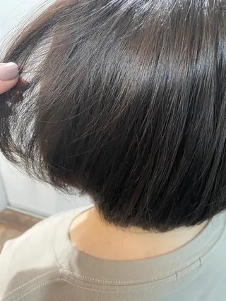 ショート カラー moanin モーニンのヘアスタイル