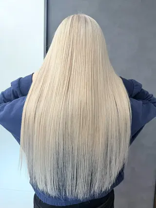 ロング カラー TOMIKUDA RIOのヘアスタイル