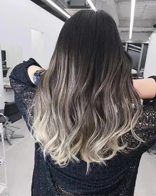 セミロング カラー ブリーチ 透明感HIDEのヘアスタイル