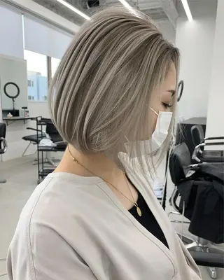 ミディアム 佐藤 まいらのヘアスタイル