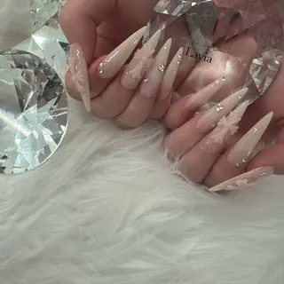 ネイル lavia🖤 ayumiのネイルデザイン