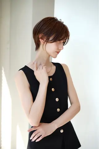 ショート カラー 八幡 空乃のヘアスタイル