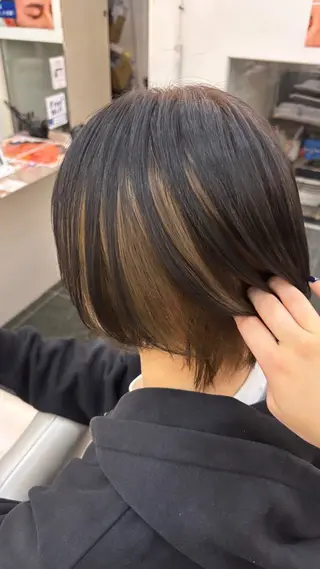 ショート カラー ダブルカラー× 透明感🦋まい🍀のヘアスタイル