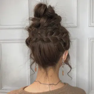 ロング ヘアアレンジ MOE🐈⬛🎀 エクステ/ワンホンのヘアスタイル
