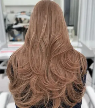 ロング カラー 顔まわりの神様✨ 透明感カラー藤嶋秀幸のヘアスタイル