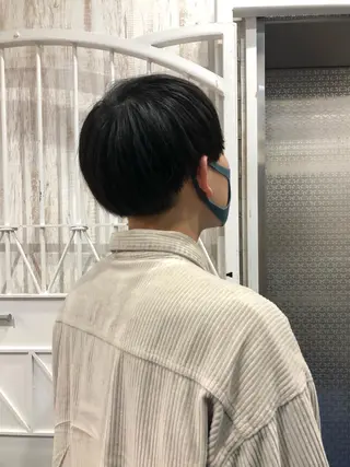 メンズ white.梅田 デザインカラー🦄のヘアスタイル