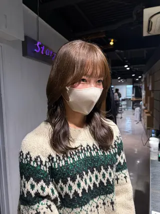 セミロング カラー NANAMI🩵 大人可愛い韓国ヘアのヘアスタイル
