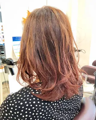 ミディアム カラー 中村 よしひでのヘアスタイル