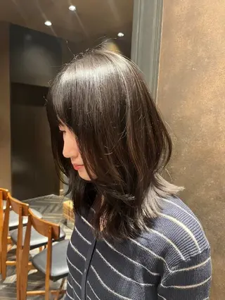 ミディアム 矢野 伶菜のヘアスタイル
