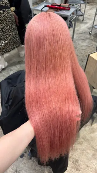 ロング るかブリーチ特化ピン クカラープルエクステのヘアスタイル