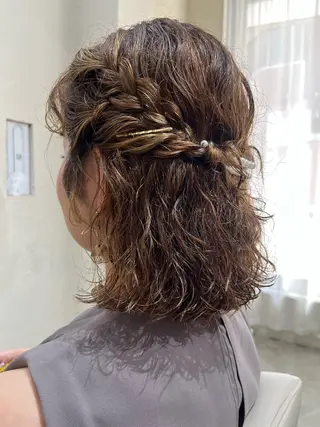 ヘアアレンジ ハイトーンカラー🩵 耳ツボジュエリー👂のその他イメージ