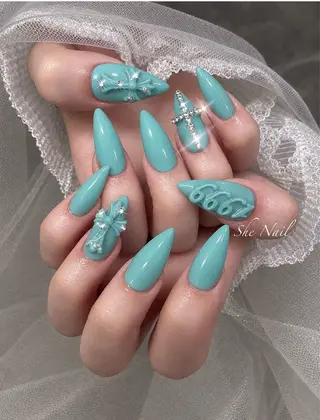 ネイル ISA_ BELLAのネイルデザイン