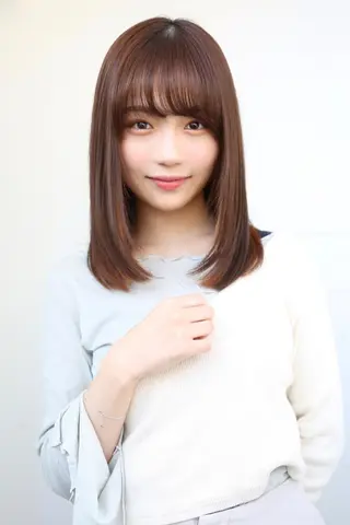ミディアム 浅香 美加のヘアスタイル