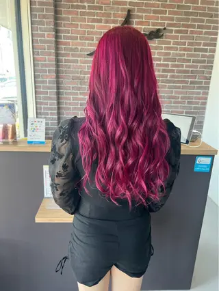 ロング 浅原 恵樹のヘアスタイル
