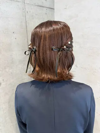 セミロング ヘアアレンジ はやしほのか| ヘアセット×カラーのヘアスタイル