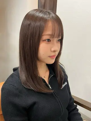 セミロング 顔周りレイヤー 髪質改善 / AYUのヘアスタイル